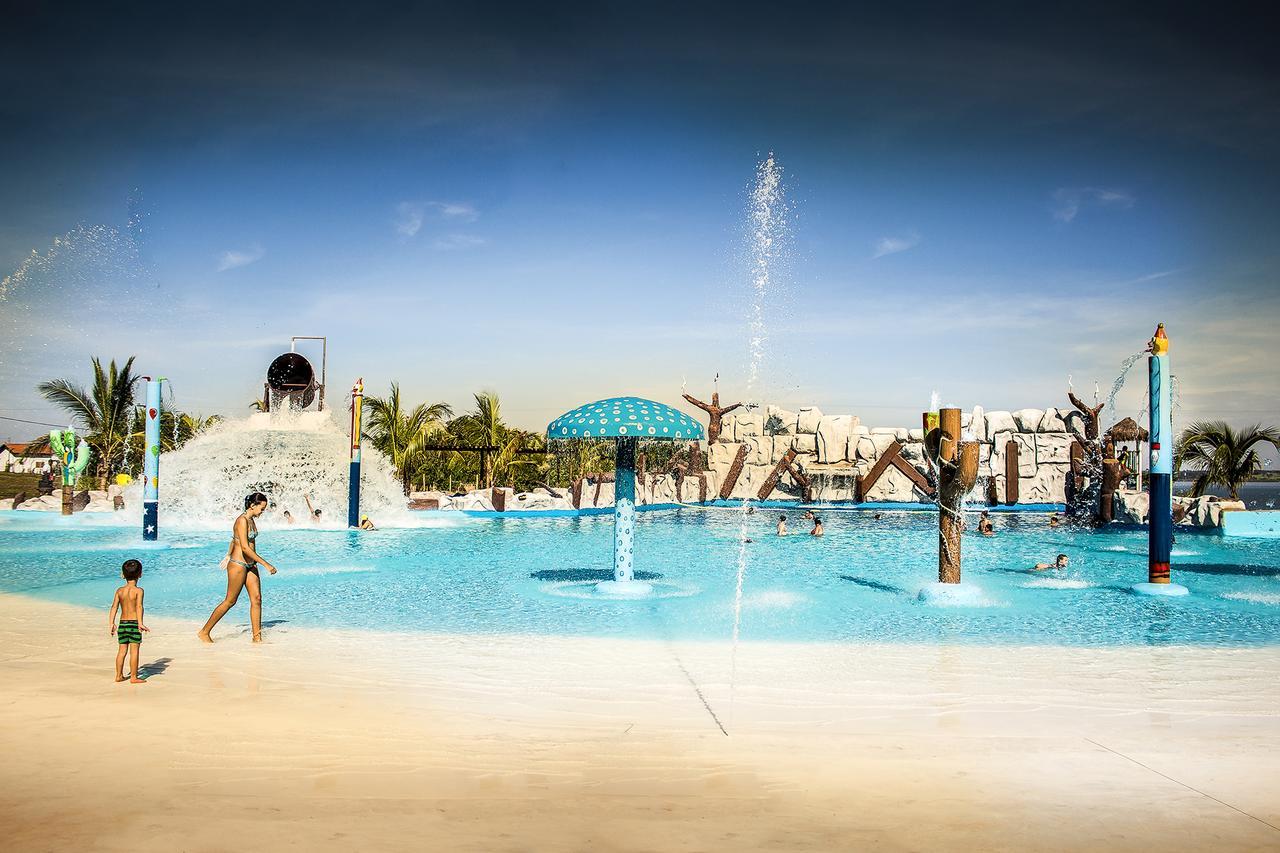 Grandes Lagos Resorts E Parque Aquatico Santa Clara d'Oeste Exterior foto